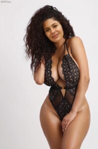 Hatice Aslan Hot Actress Ass Pic