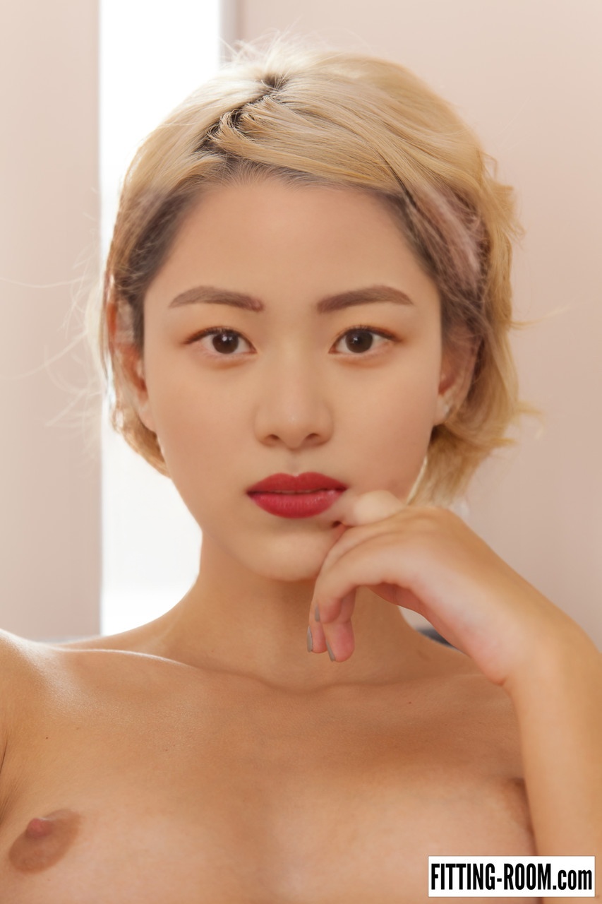 Lee Soo kyung Bodysuit Short Hair Teen Babe Glamour Blonde Bikini Cute Solo, ActressX.com